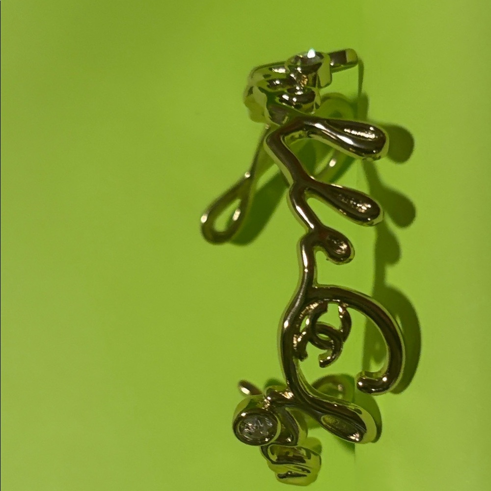 Gabrielle Chanel CC Script Cuff - Picture 4 of 11